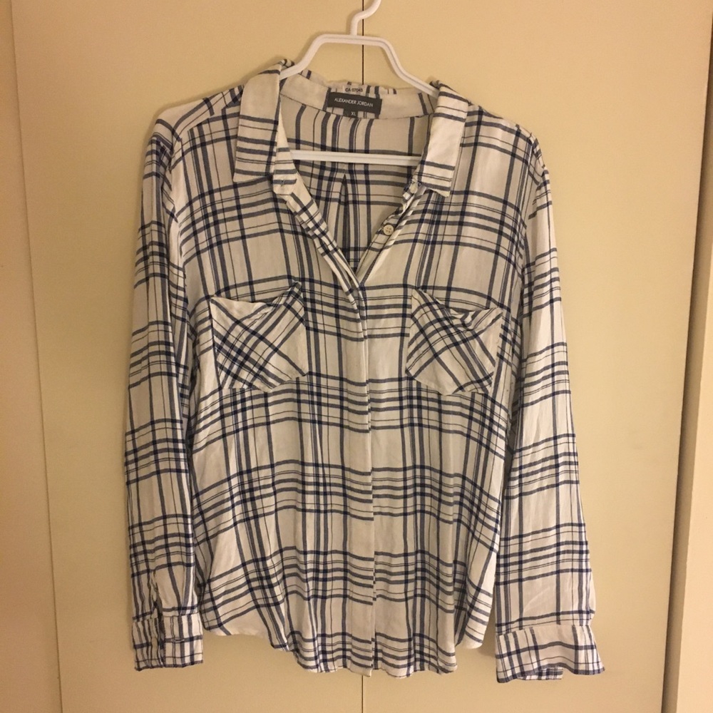 2 for $30💗Ladies Button Down Blouse